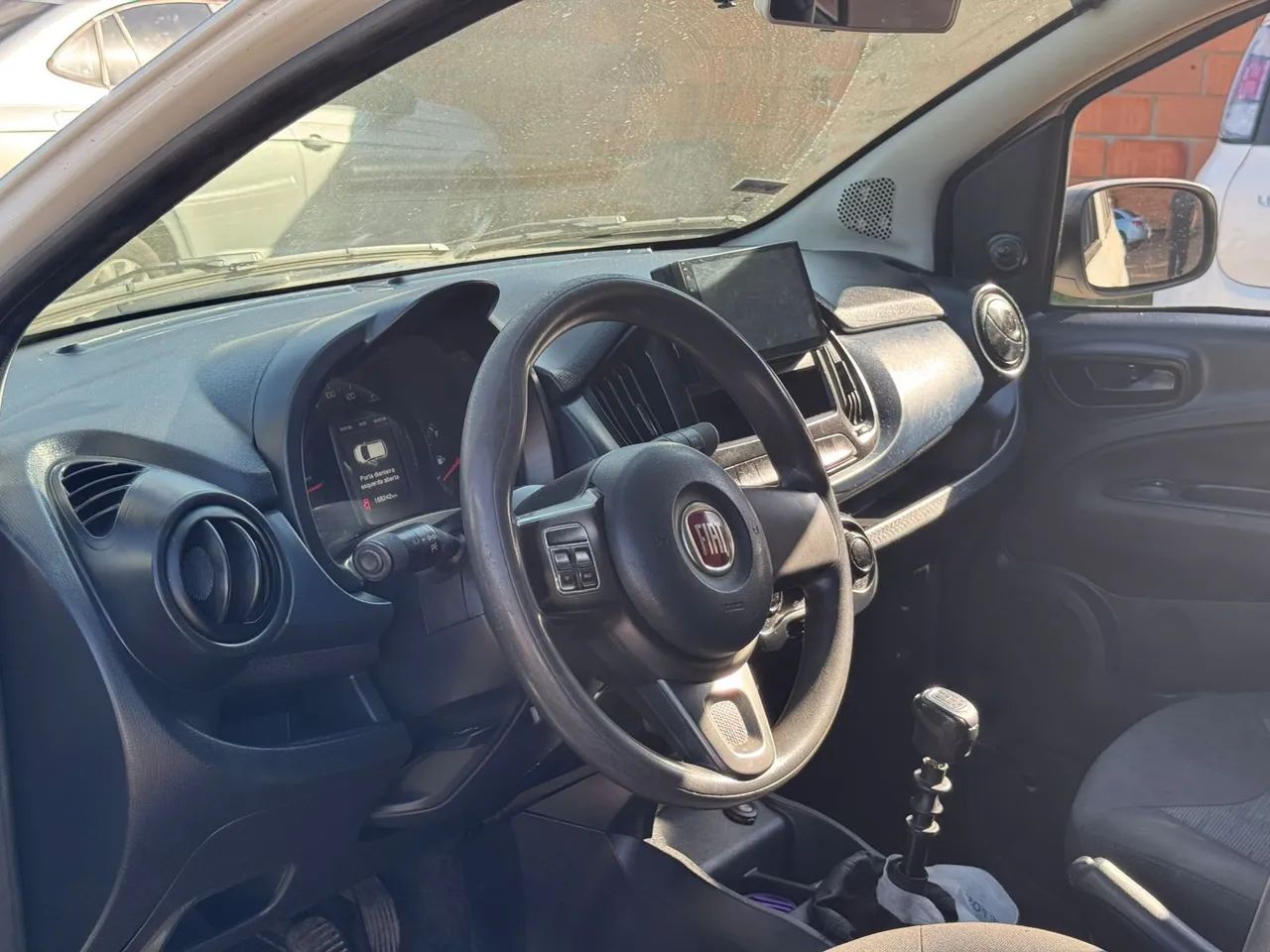 Fiat Uno Attractive 1.0 Flex 6V 5P 2017 - Foto 3