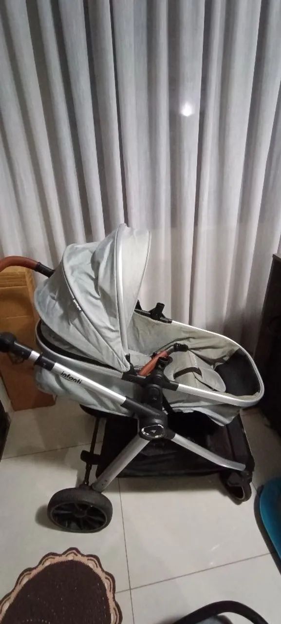 Carrinho de bebê três em 1- Moisés, bebê Confort e cesto.  - Foto 4