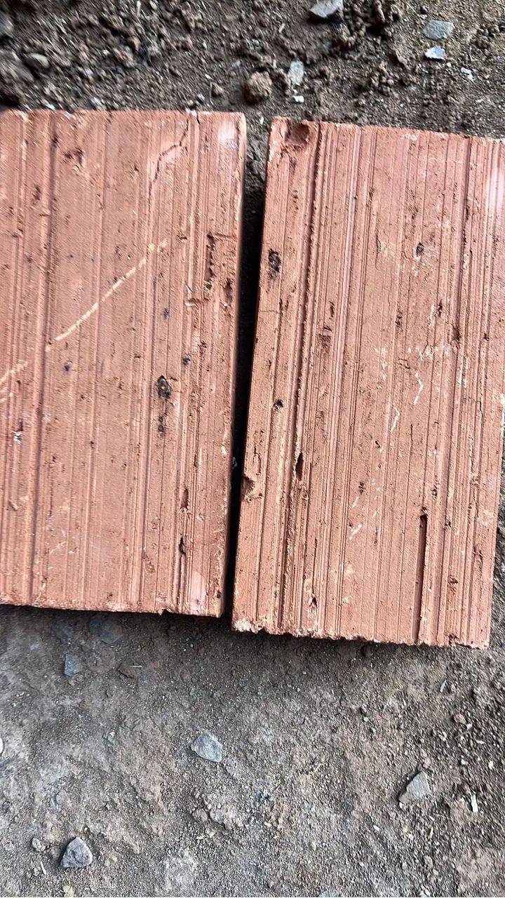 Solid brick.415079222508922881