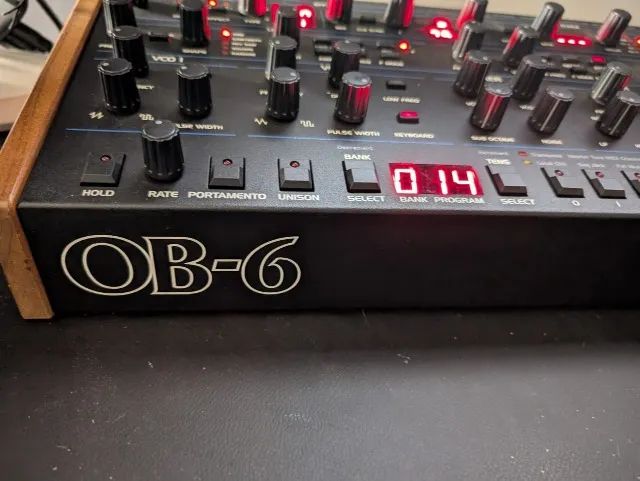 Sintetizador Analógico Oberheim Ob6 (módulo) - Foto 3