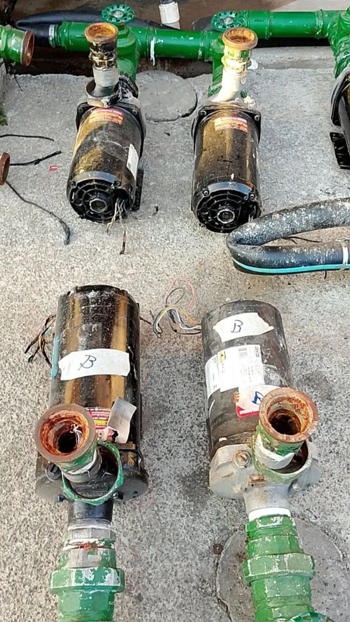 Bombas d'água e quadros de comando completo 