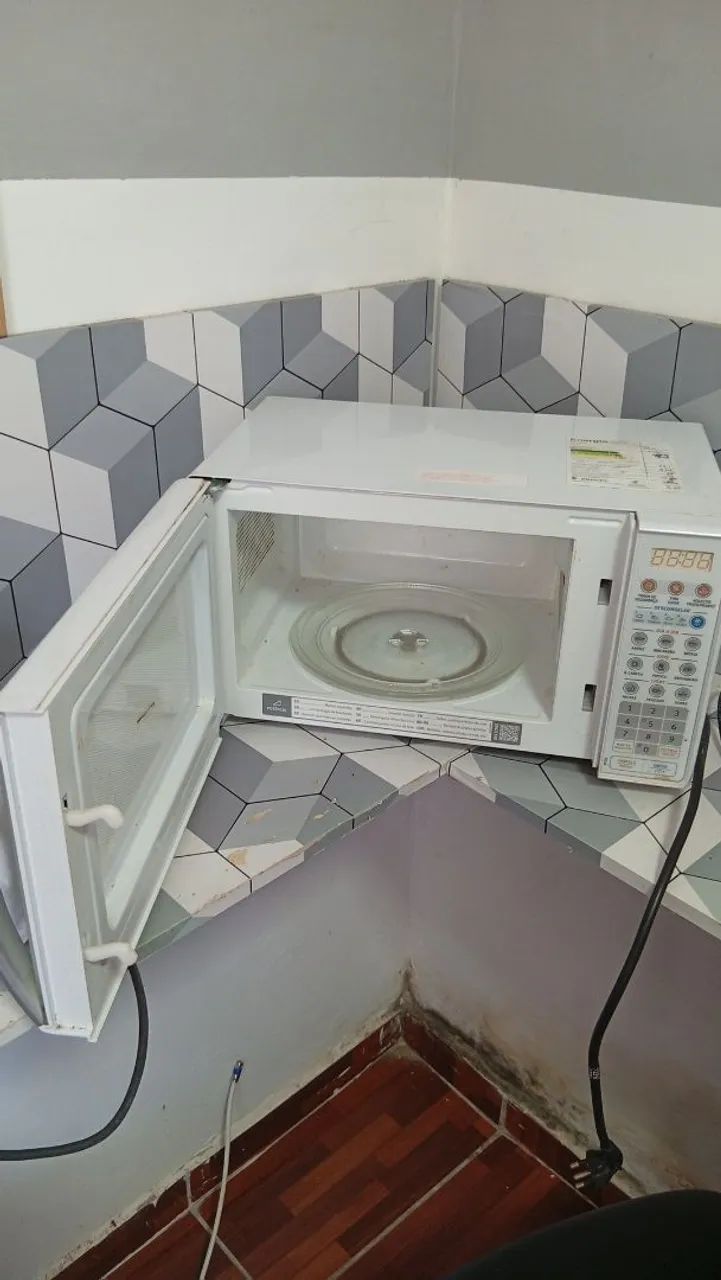 Vendo Microondas Eletrolux de 20L