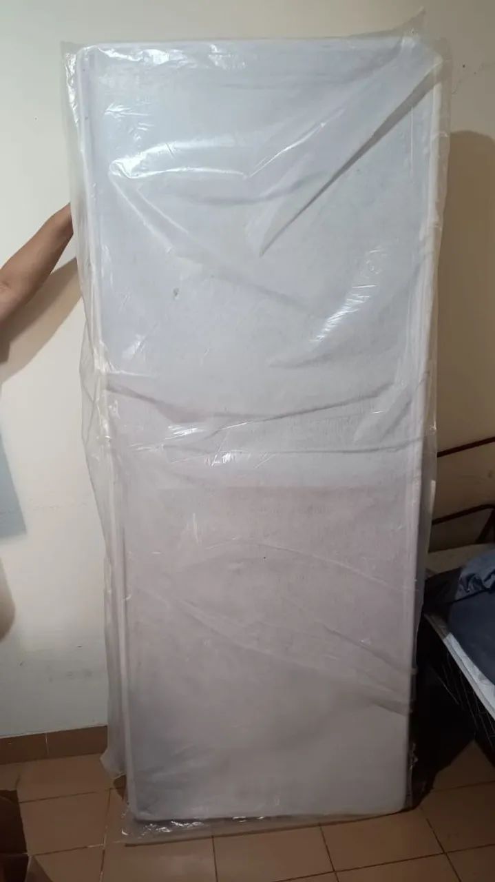 Vende se 2 camas de solteiro e 2 colchões  - Foto 3