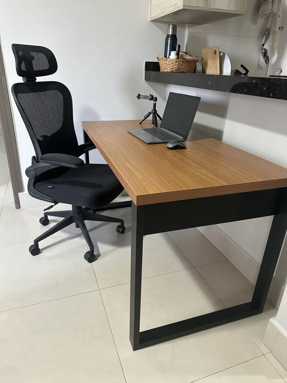 MESA DE ESCRITÓRIO NOVA