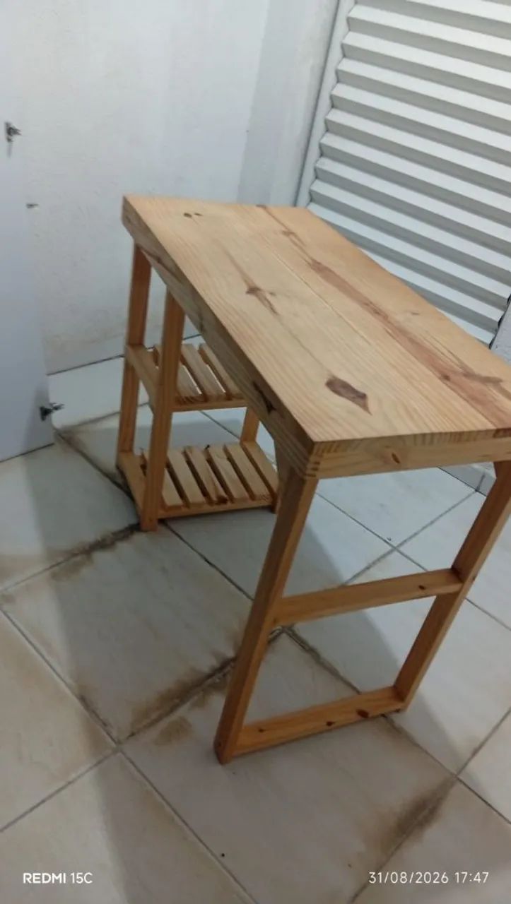 Mesa  de estudo  bem nova - Foto 3