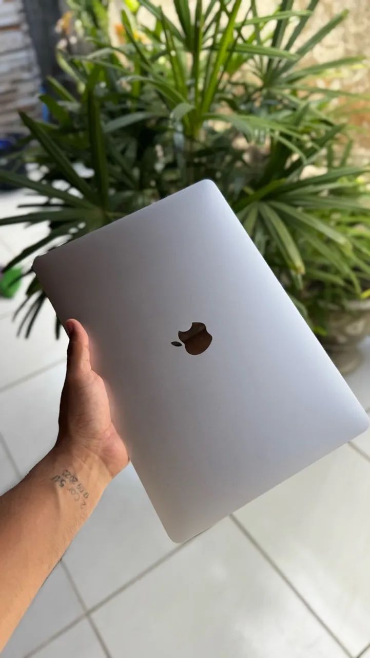 MACBOOK AIR M1