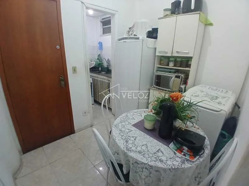 Kitnet/Conjugado - / Residencial / Centro