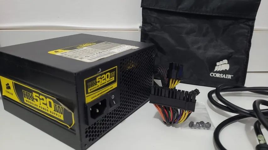 Fonte Corsair HX520W Real Modular
