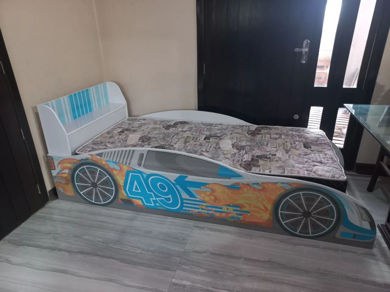 Cama infantil com colchão 