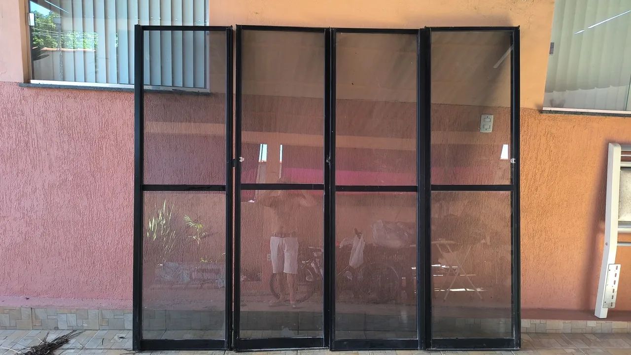Porta de alumínio com vidro