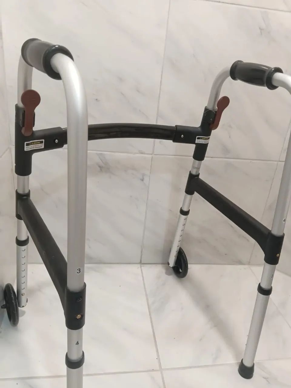 Andador Articulado com Rodas - Foto 2