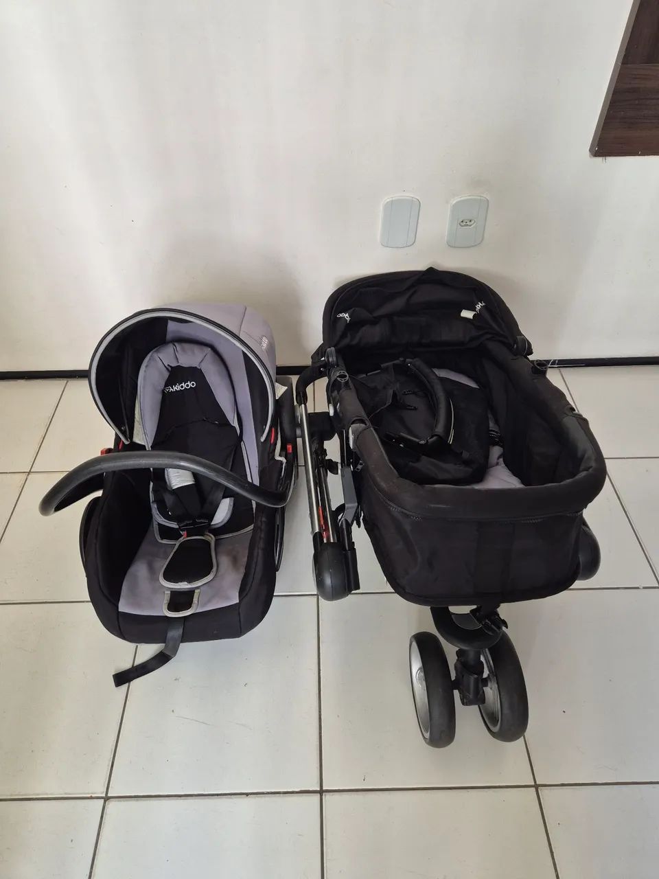 Carrinho de bebê Kiddo (bebê conforto e carrinho)
