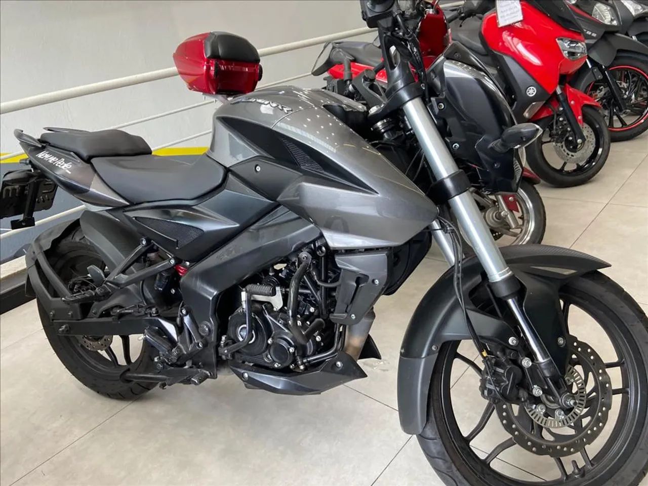 BAJAJ DOMINAR 160 - Foto 2