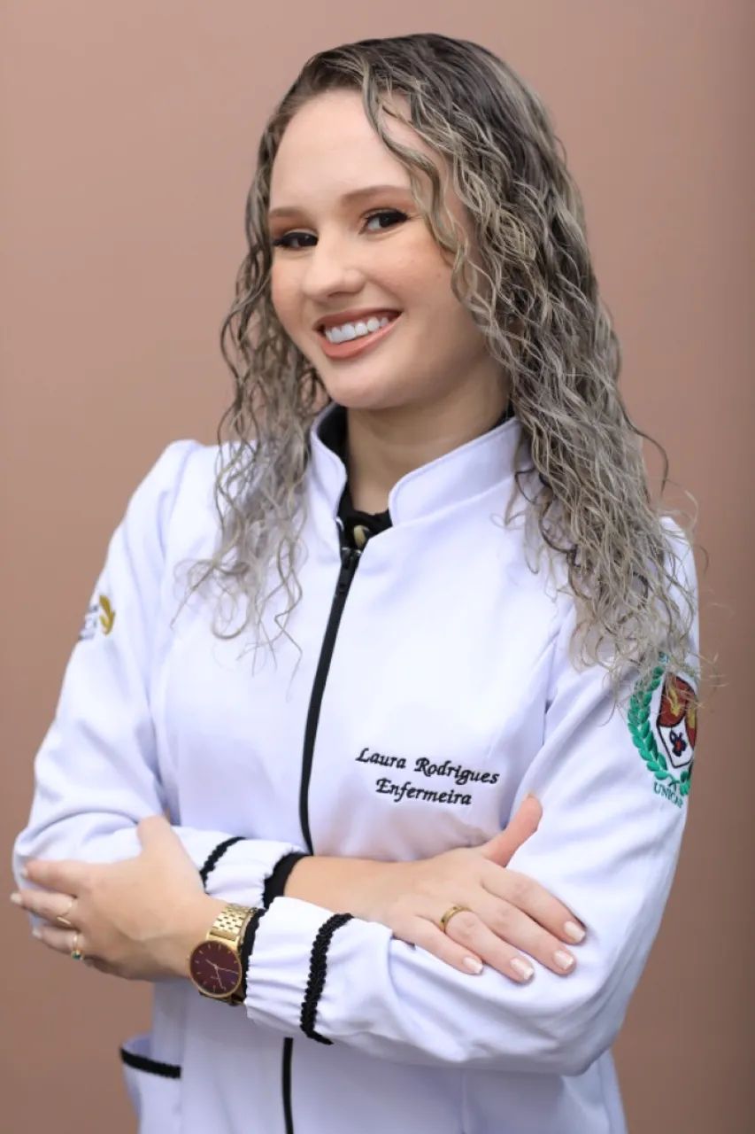ENFERMEIRA - LAURA RODRIGUES 