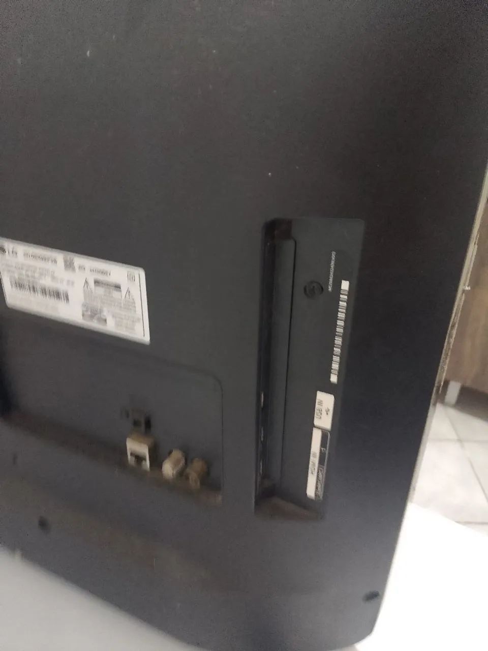 Tv LG 32 polegadas não aparece imagem, sair apenas som e liga ainda  - Foto 3
