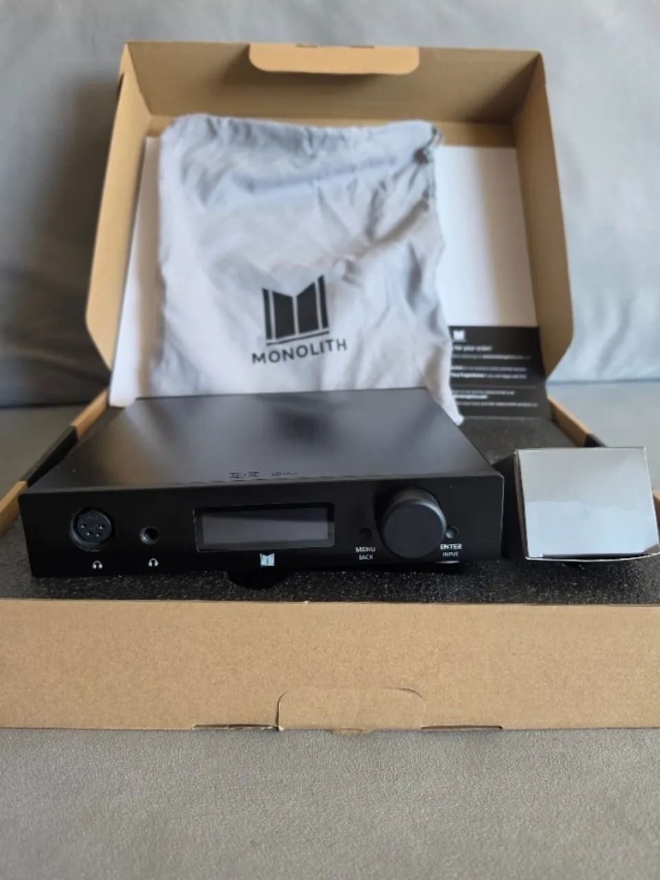 Monolith Desktop Balanced DAC/AMP THX AAA Na Caixa + Cabo Wireworld Chroma