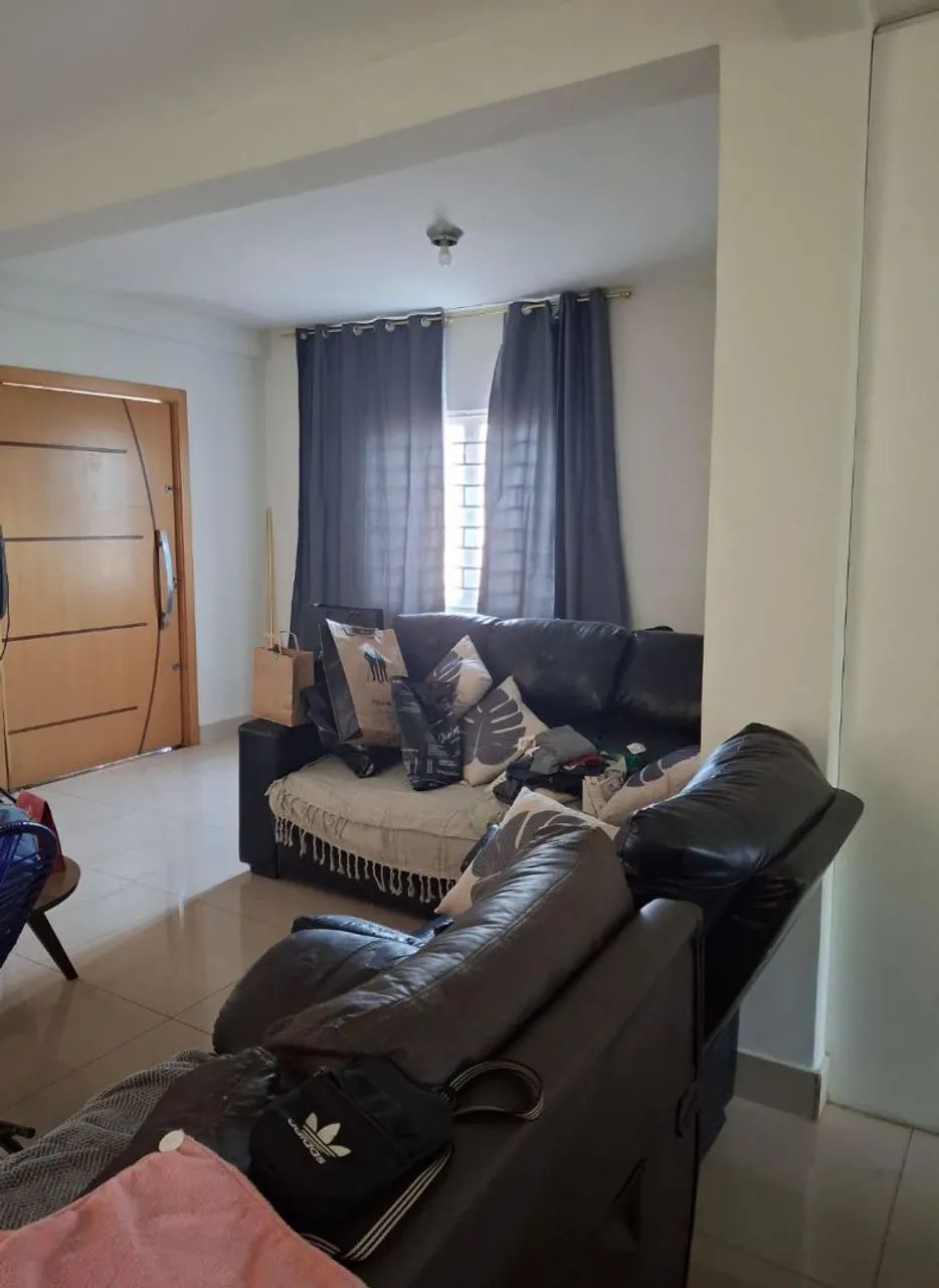 Belíssima casa tipo sobrado + localização privilegiada  - Foto 5