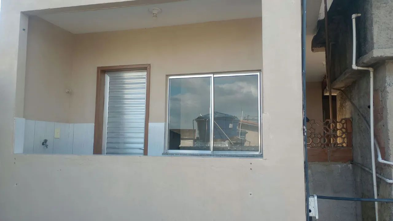 Alugo casa