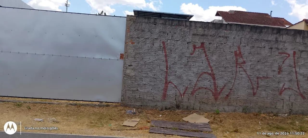 Vendo 3 lotes no Parque das Laranjeiras.