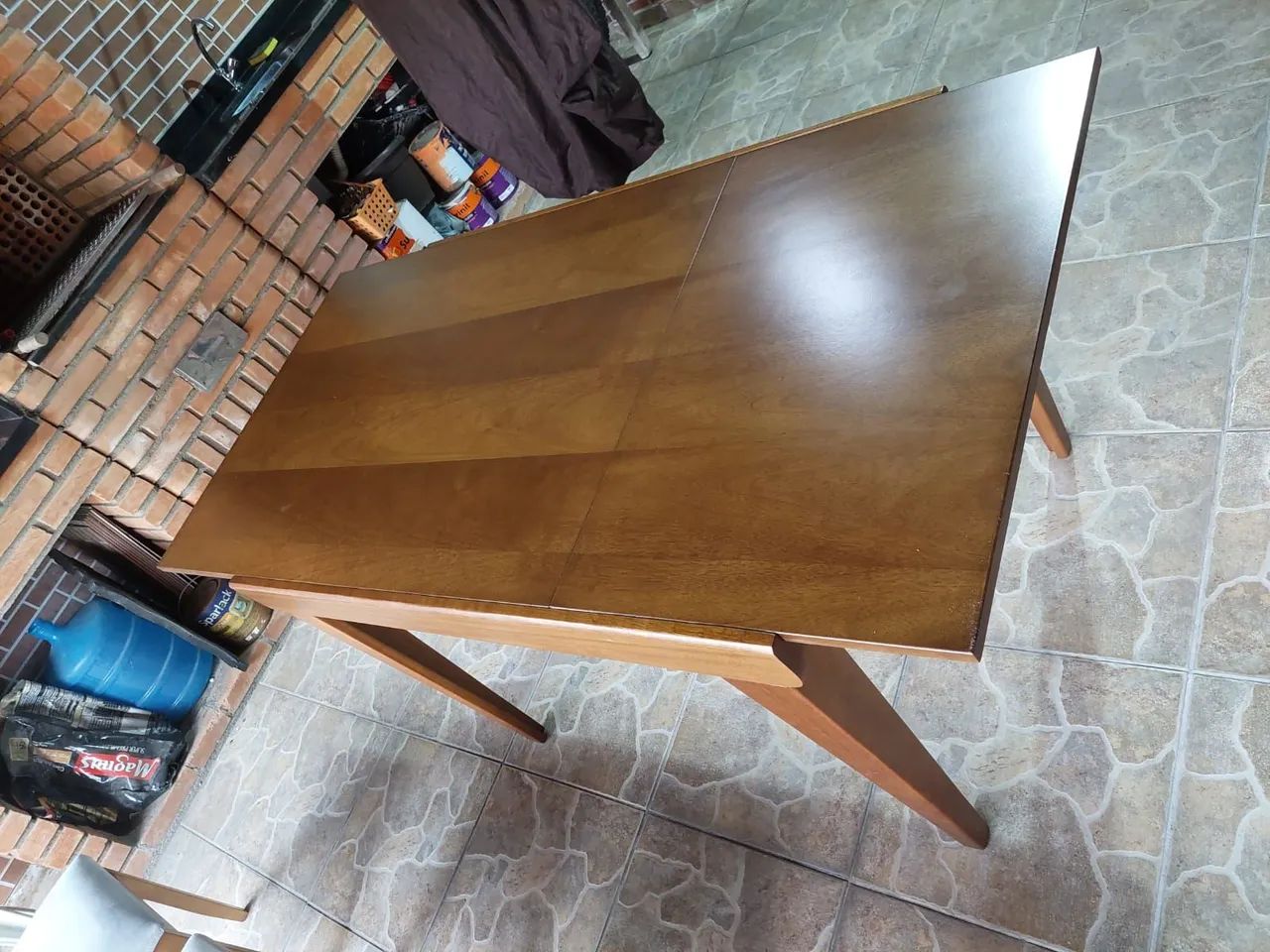 MESA EXTENSÍVEL EM MADEIRA IMBUIA + 4 CADEIRAS  - Foto 2
