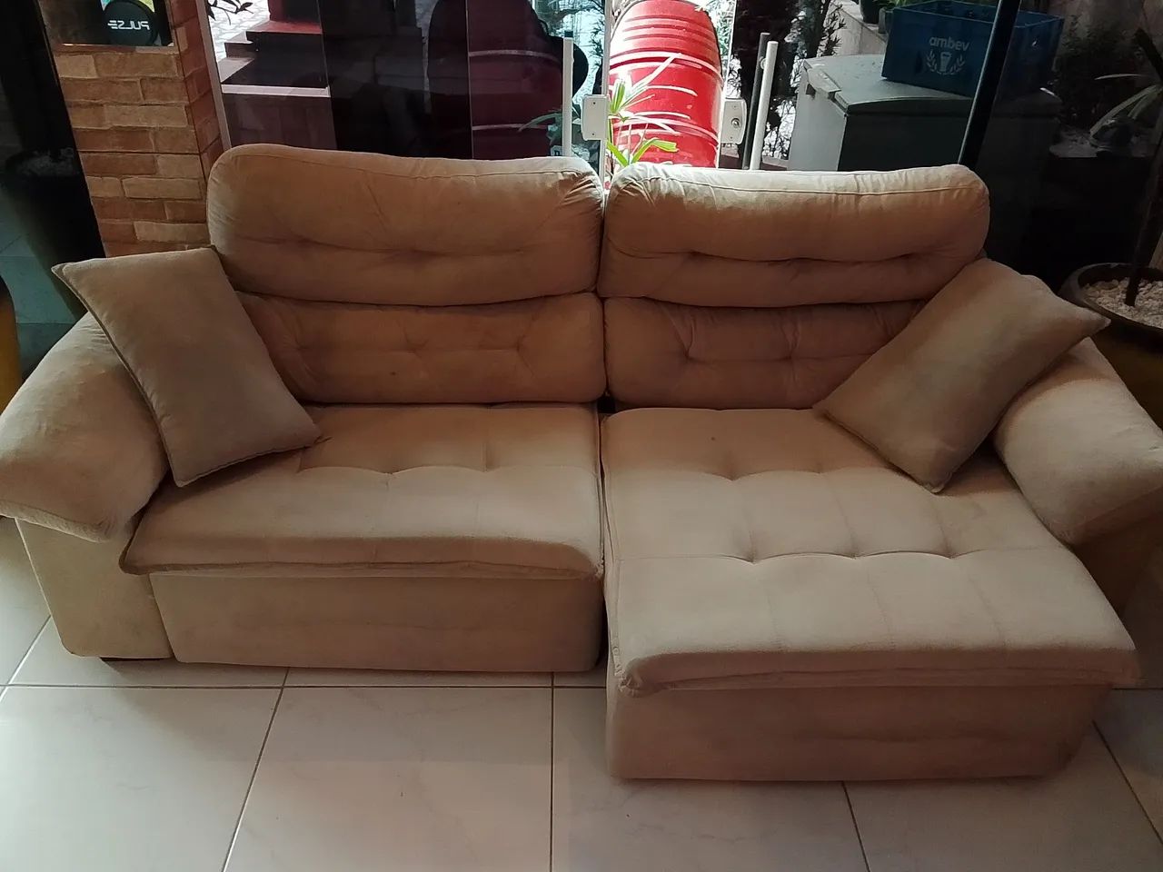 Sofá 2 lugares retrátil cor Nude - Foto 3