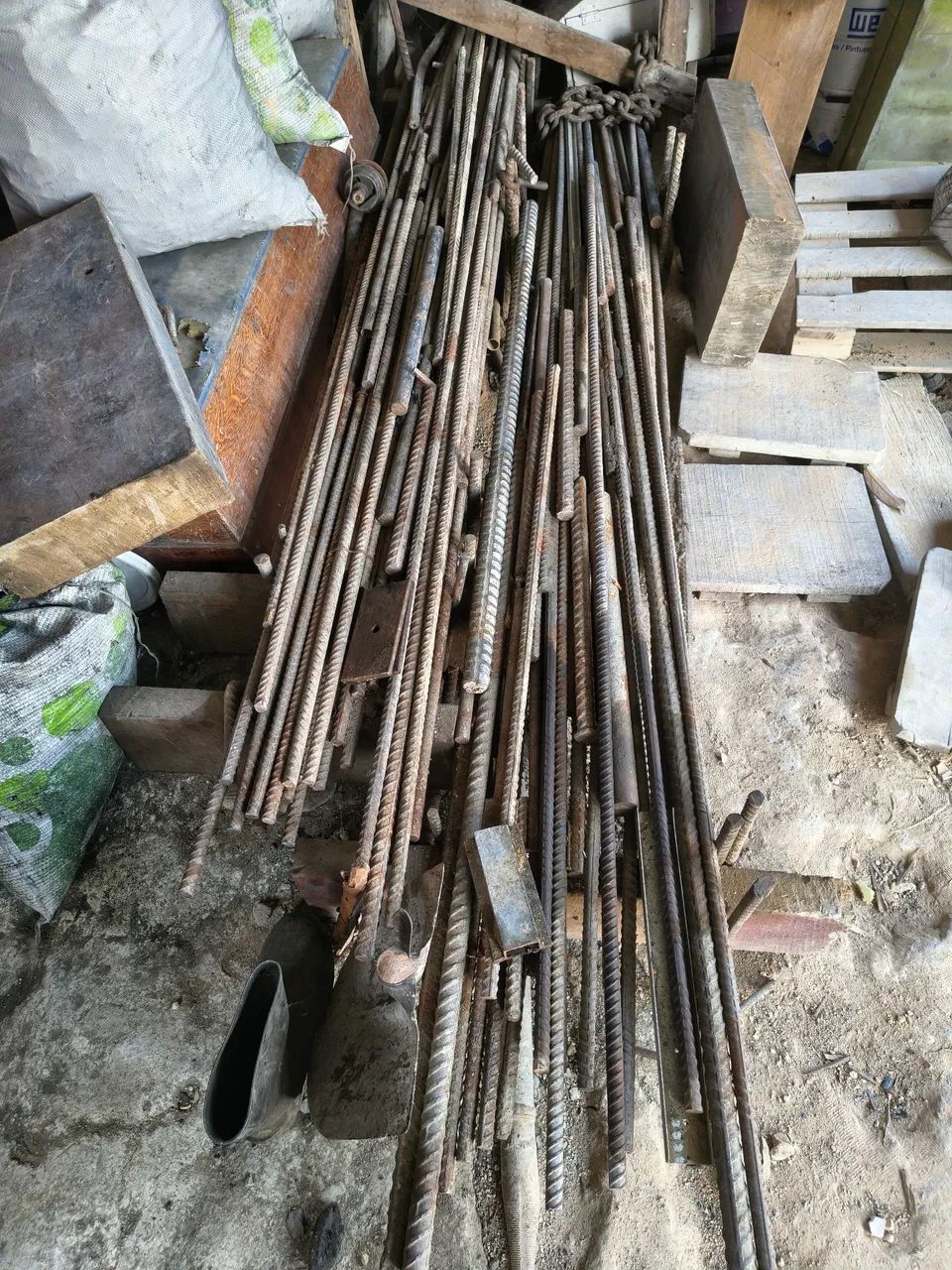 Vende-se ferro 