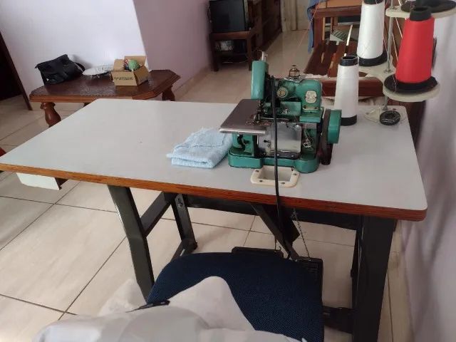 Singer Semi-Industrial Overlock Machine