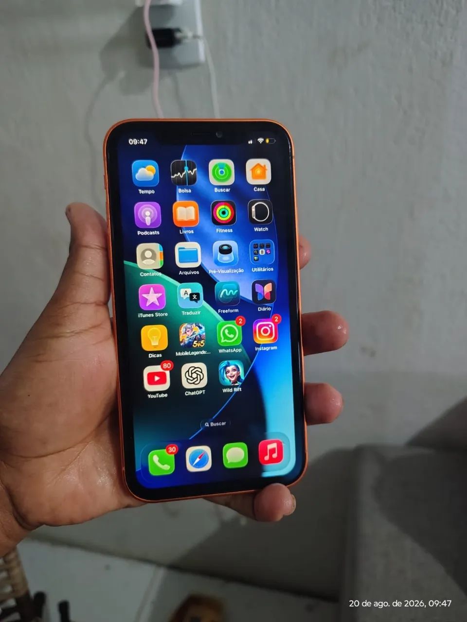 vendo iPhone 11 com aparência 17 Pro Max