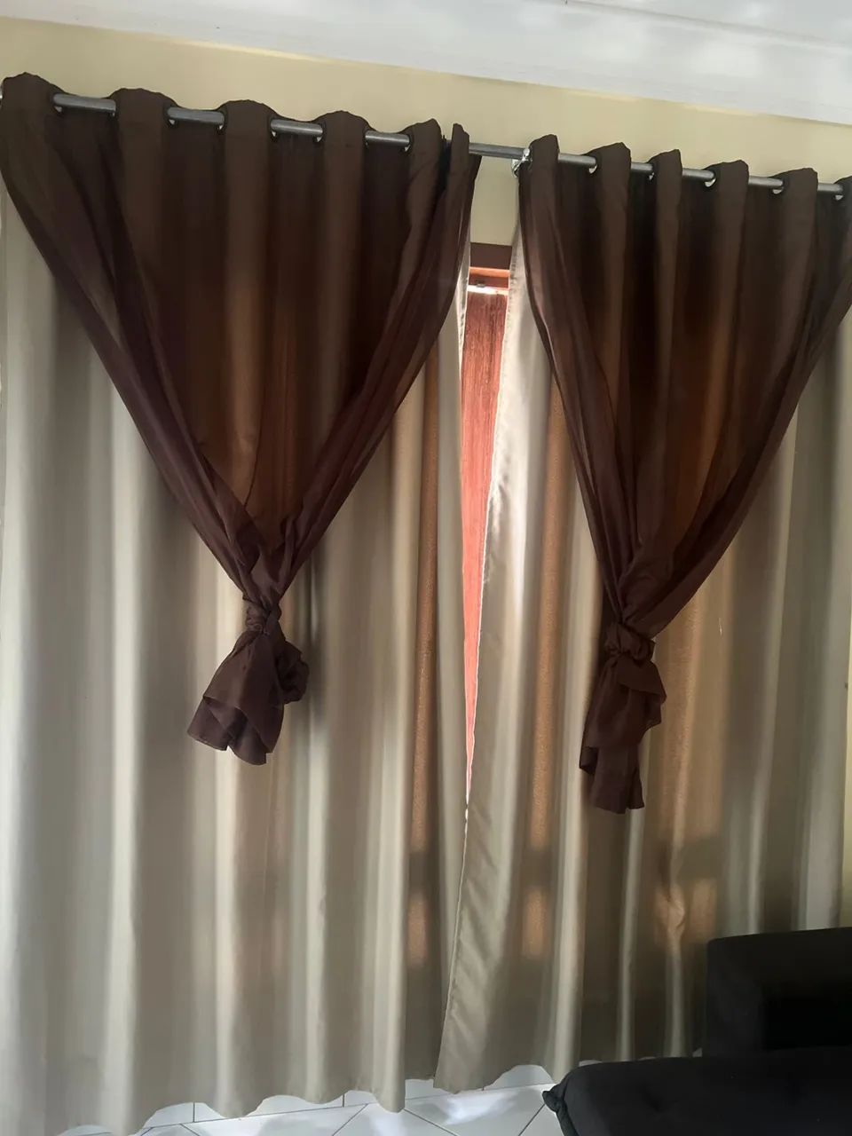 Vendo 3 cortinas top com bastão por 550 ! - Foto 3