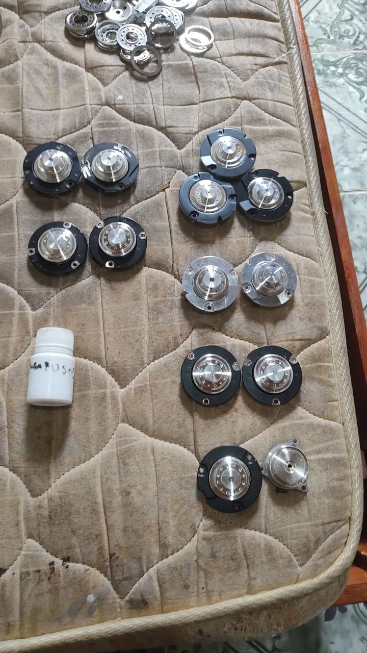 Componentes de HDs. Prato motor anéis e rolamentos  - Foto 2