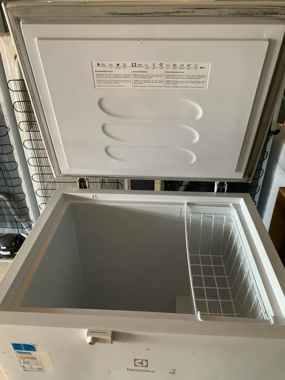 Vendo esse frezer Electrolux 222 litros todo original  - Foto 2