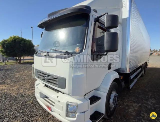 Volvo VM270 6x2 2013/2013 - Foto 2