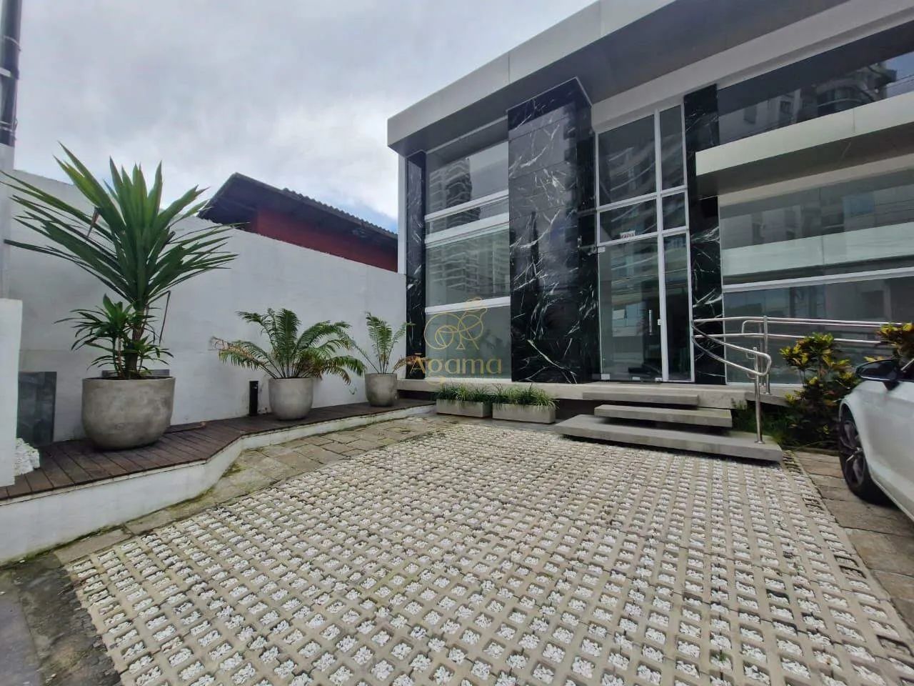 Sala Comercial de Alto Padrão no Centro de Itajaí