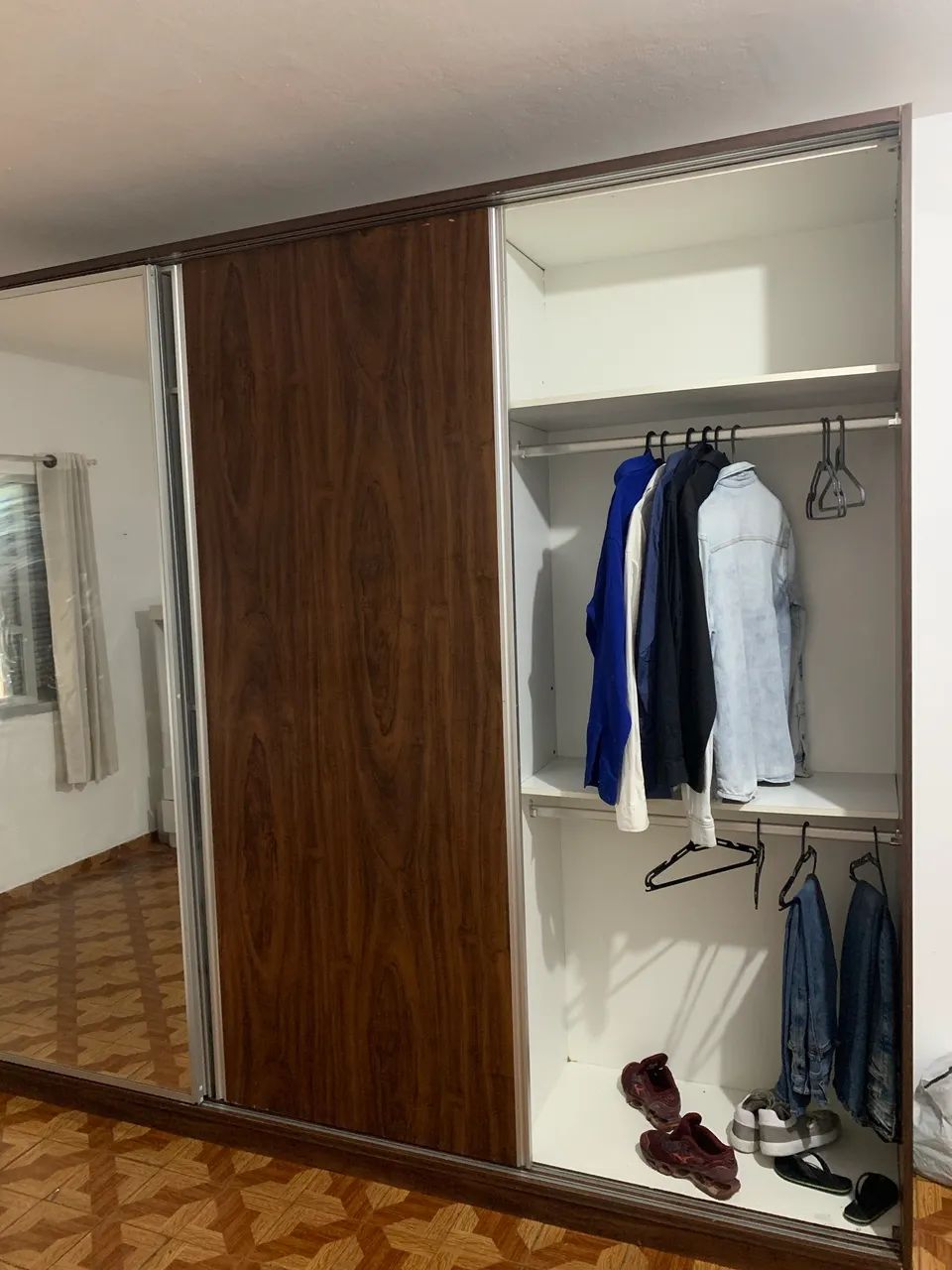 Guarda roupa de madeira  - Foto 2