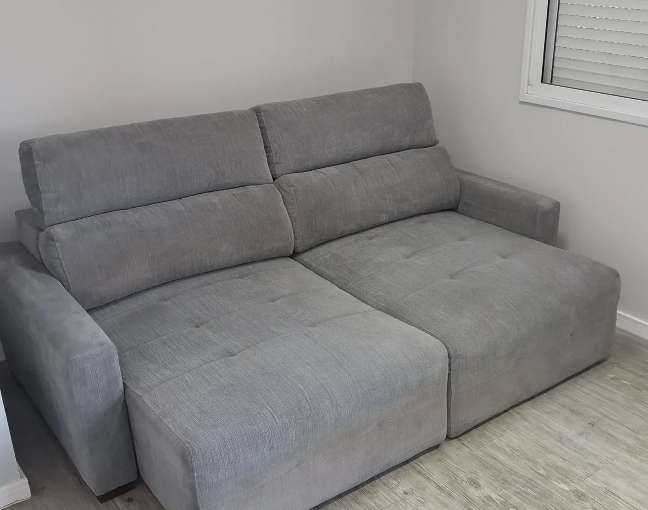 Sofá Cama Retrátil e Reclinável - Excelente Estado e Muito Conforto!  - Foto 2