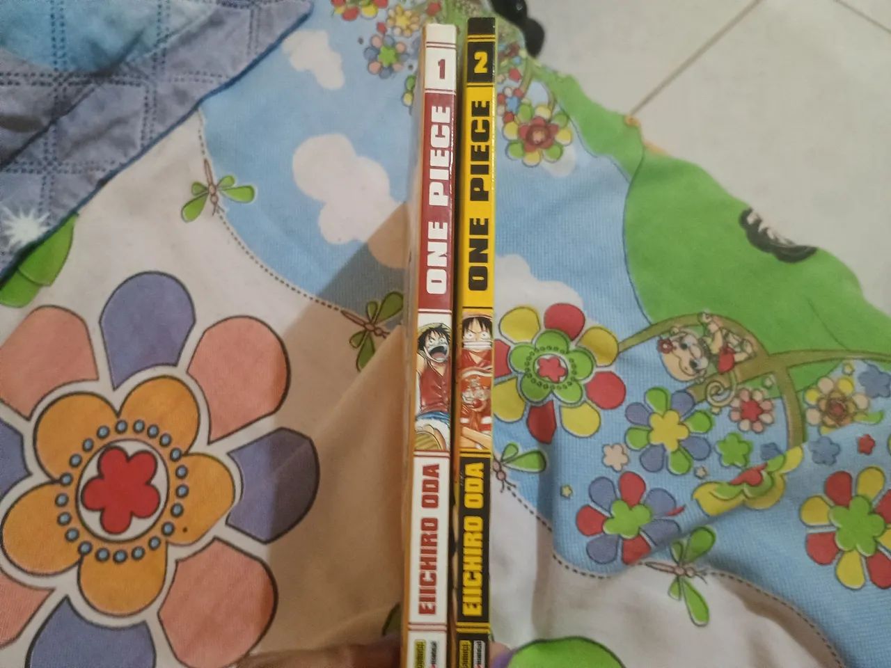 Volume 1 e 2 de one piece novos - Foto 2