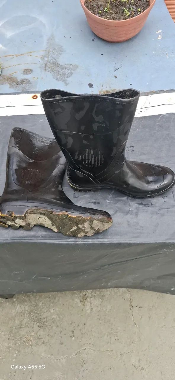 Bota pega forte de borracha  - Foto 3