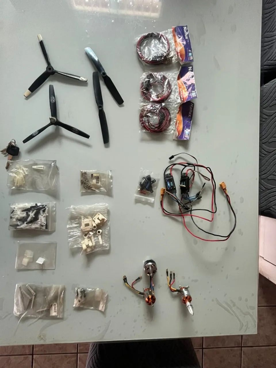 CONSTRUÇÃO DE AEROMODELO. - Foto 5