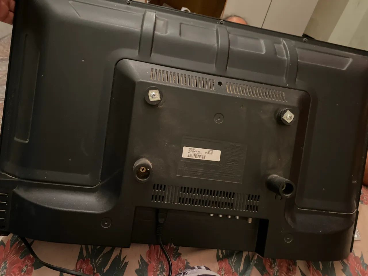 Vendo Televisão de 32 polegadas seminova - Foto 3