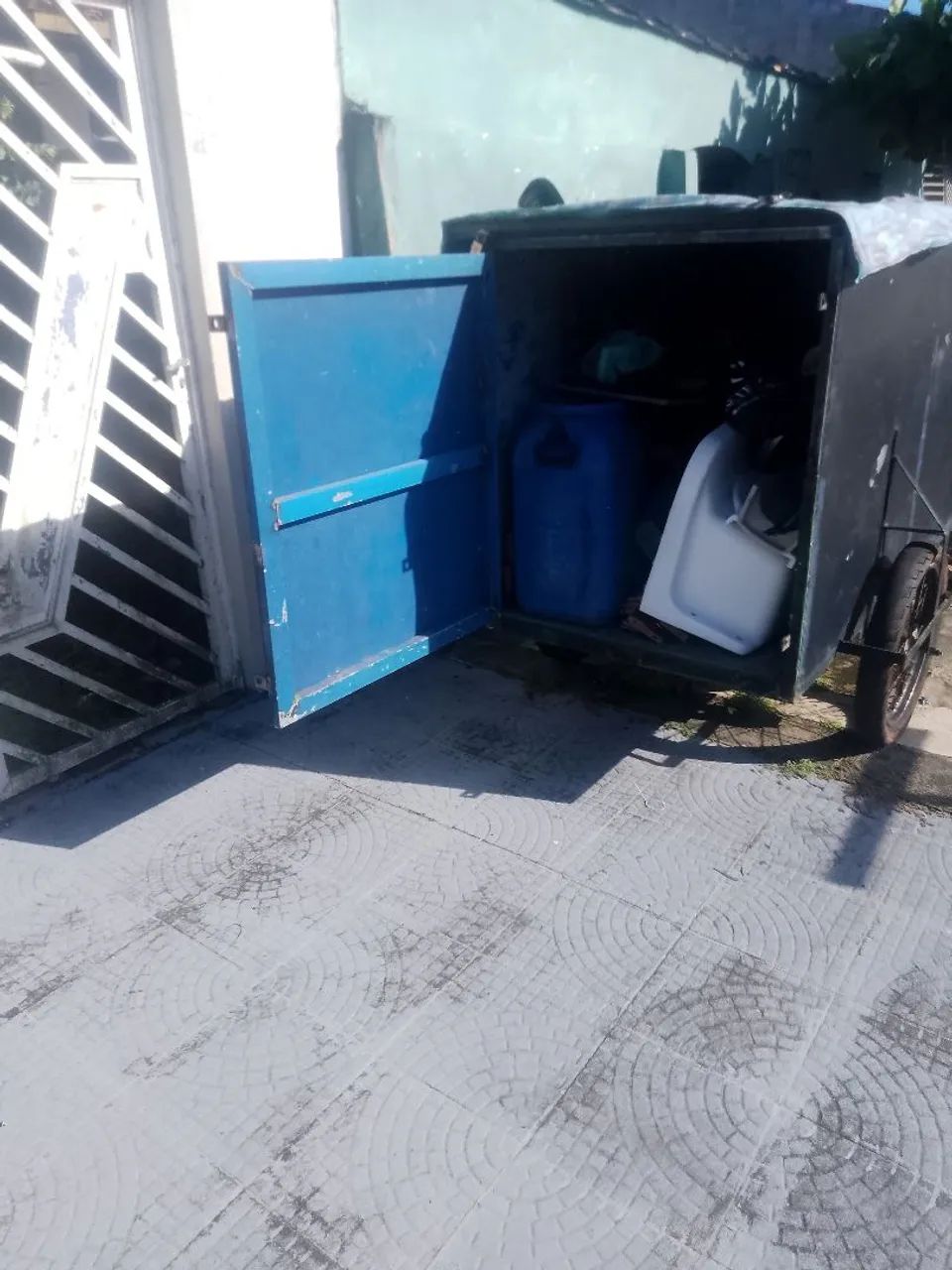 Venda carrinho baú utilitários para guarda material no comércio  - Foto 2