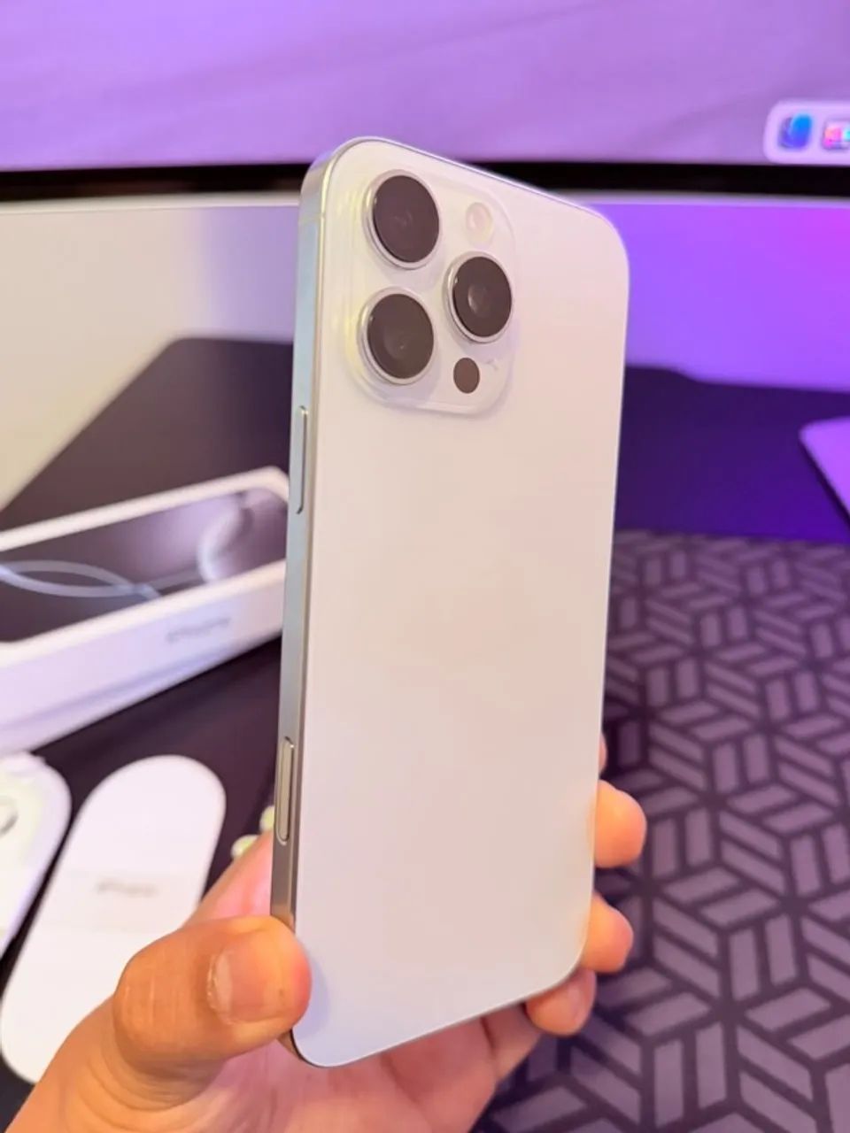 iPhone 16 Pro Max - Branco 96% Bateria - Foto 2