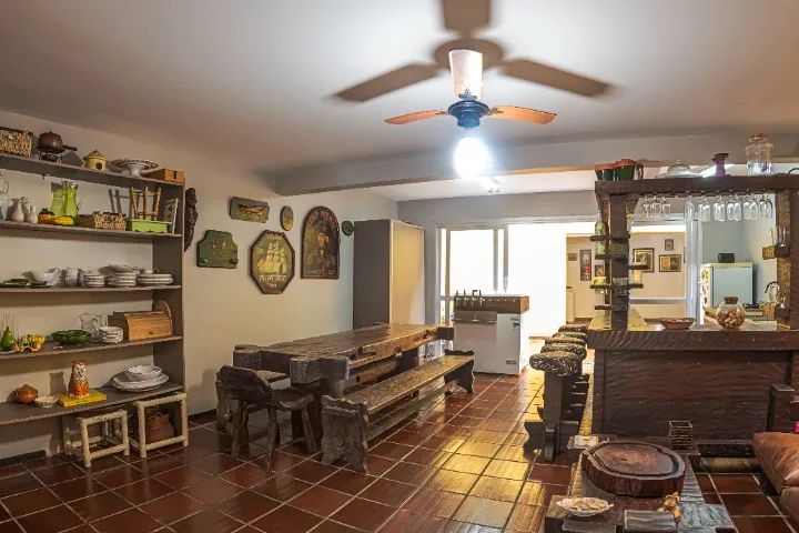 Jogo de bar, mesa de jantar, poltronas e mesa de centro em imbuia maciça - Foto 2