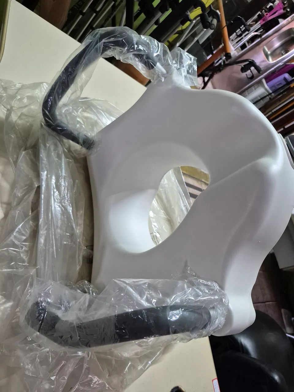 Assento Sanitario Elevado com Apoio - Foto 2