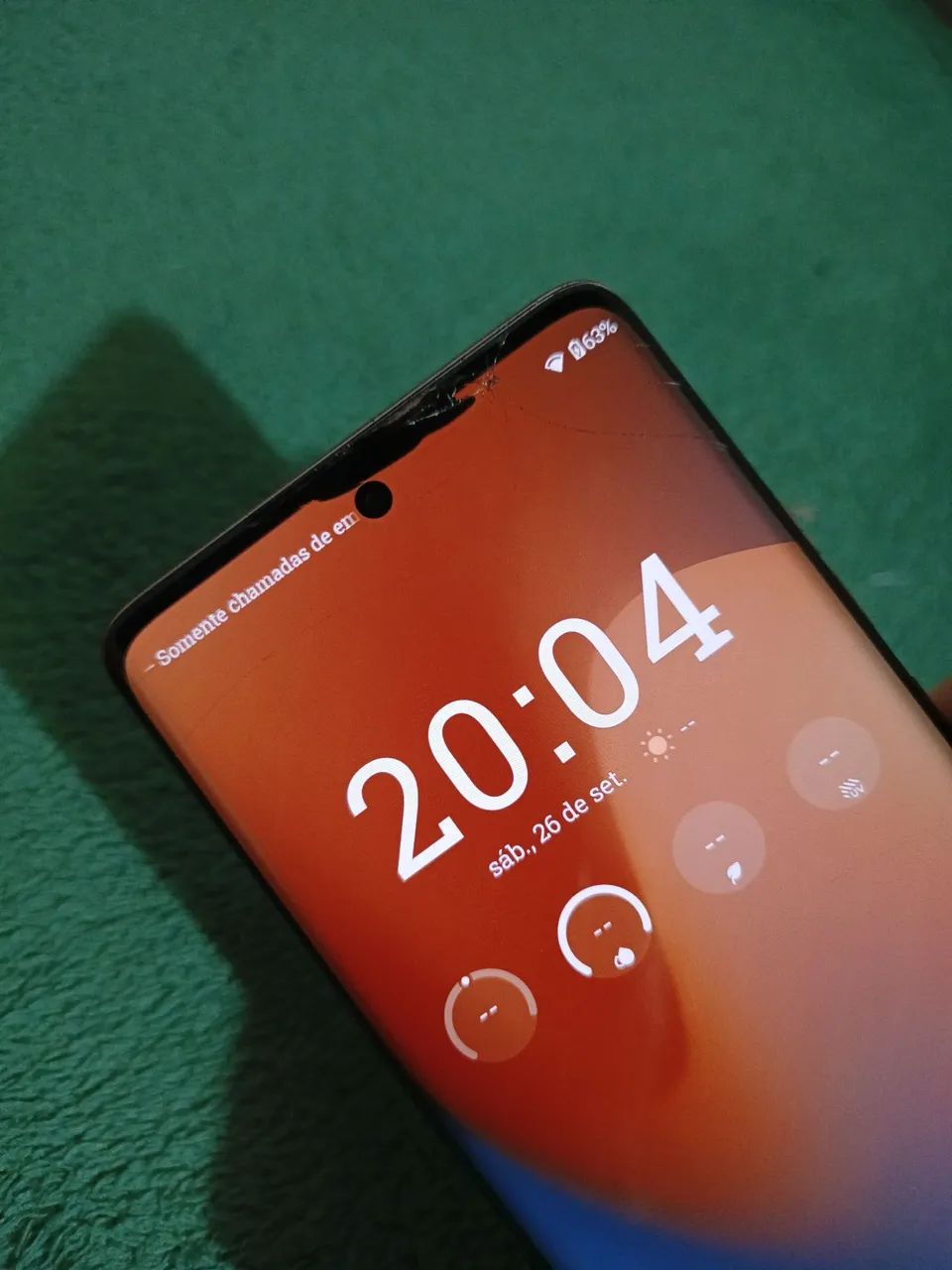 Moto Edge 40 neo tela com macha e trincada - Foto 2