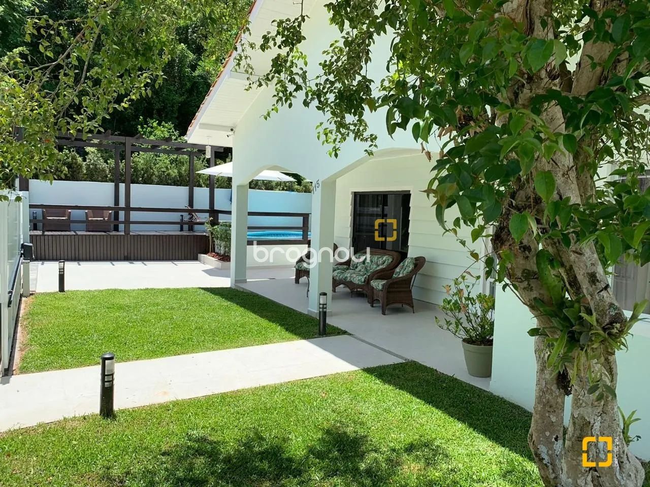 BROGNOLI VENDE - CASA RESIDENCIAL COM 7 SUÍTES - CANASJURÊ.