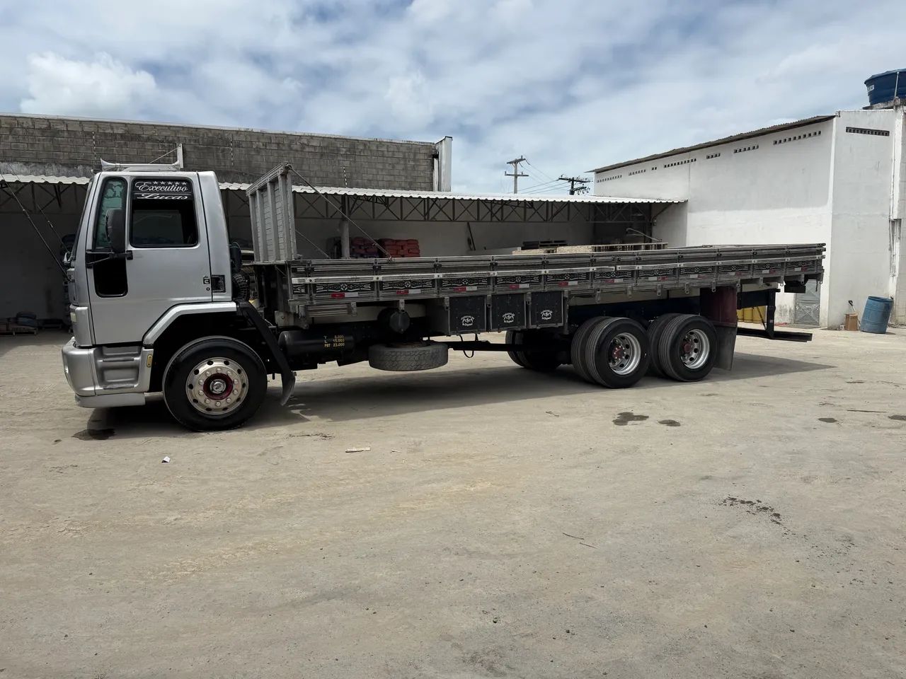 Caminhão Ford Cargo 2428e 2010 - Foto 2