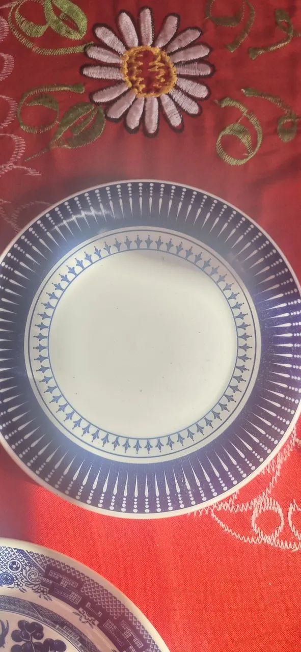 Pratos de porcelana antigos  - Foto 4