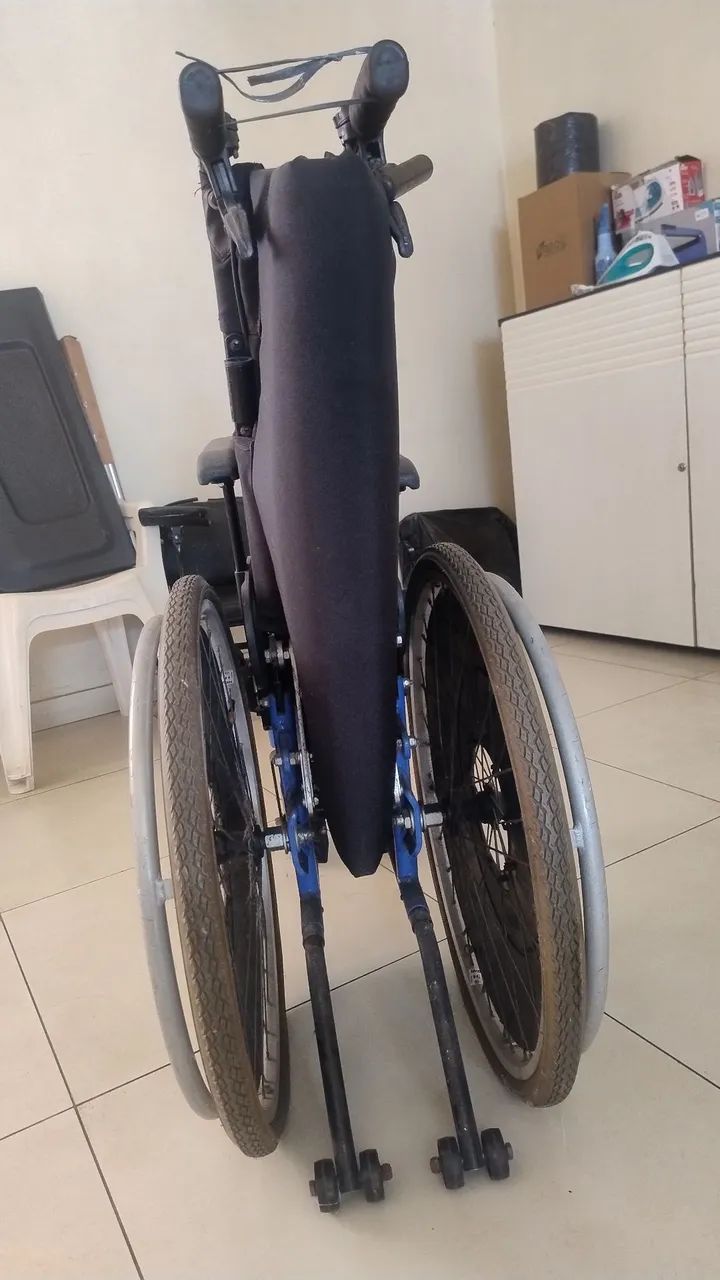 Vendo cadeira de rodas  - Foto 2