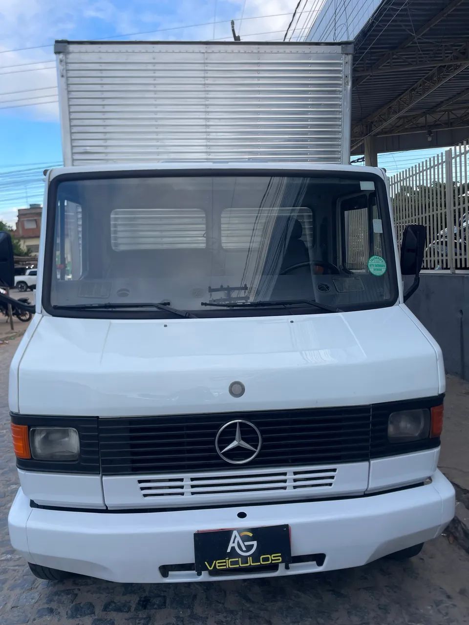 Mercedinha 710 2012 baú de 6,00 - Foto 2