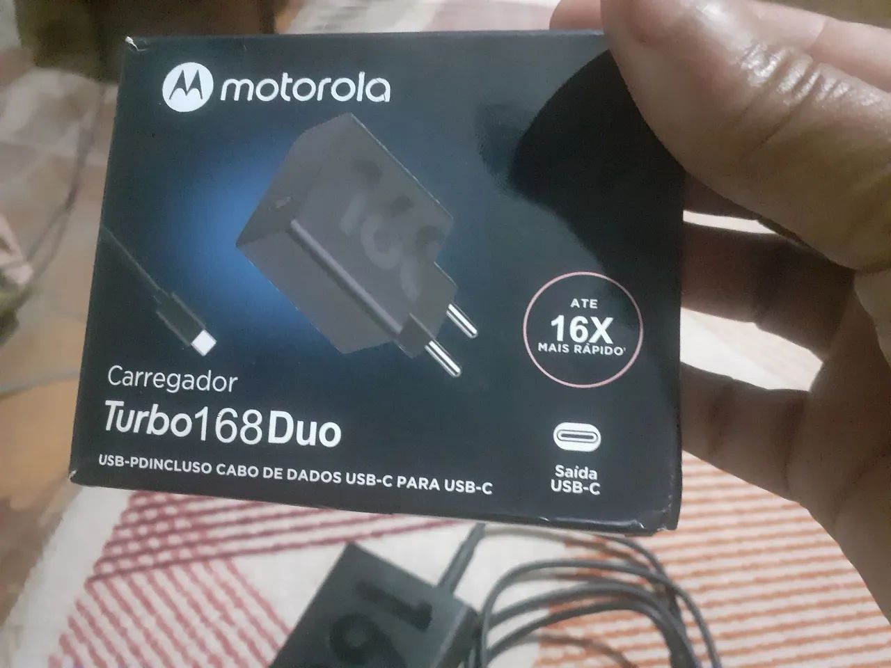 Um carregador tipo c original da motorola - Foto 3